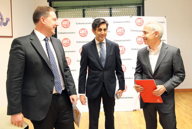 Laurent Paillassot, José María Álvarez-Pallete y Antonio Coimbra, en unas jornadas de UGT.