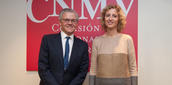 Sebastián Albella y Ana María Martínez-Pina, presidente y vicepresidenta de la CNMV.