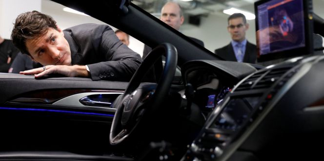 El primer ministro canadiense, Justin Trudeau, durante la visita a las instalaciones de Blackberry en Ottawa.