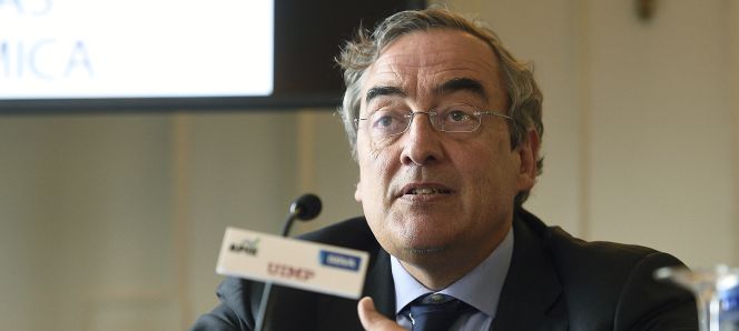 La CEOE estudia denunciar al Gobierno por el alza del impuesto de sociedades