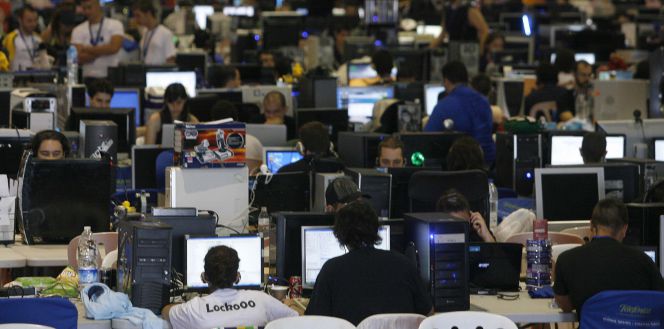 Miles de jóvenes se dan cita en una de las ediciones de Campus Party en Valencia.