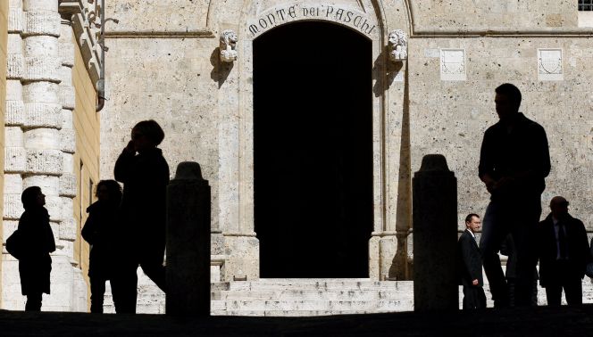 Entrada a la sede de Monte dei Paschi en Siena.