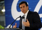 Ford, presionada por Trump, frena los planes en México Ford, presionada por Trump, frena los planes en México