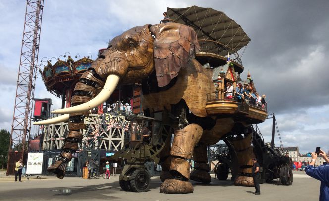 El monumental elefante de Les Machines de l’île de Nantes.