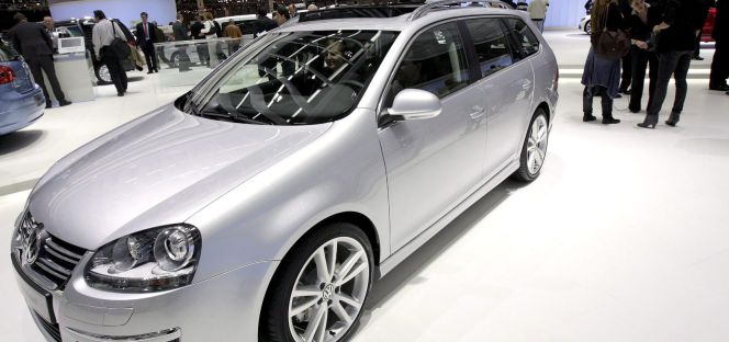 Un modelo de Volkswagen Golf Variant 4Motion, presentado en el Salón del Automóvil de Ginebra, Suiza.