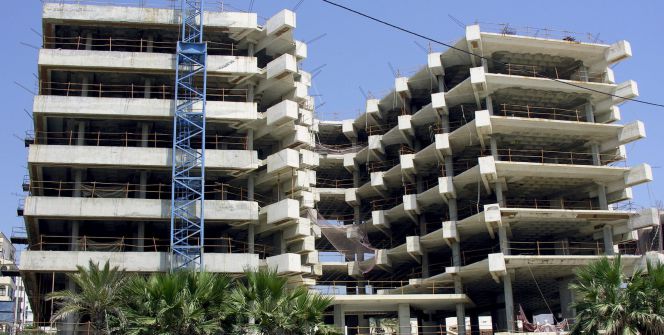 En la imagen, viviendas en construcción. EFEArchivo