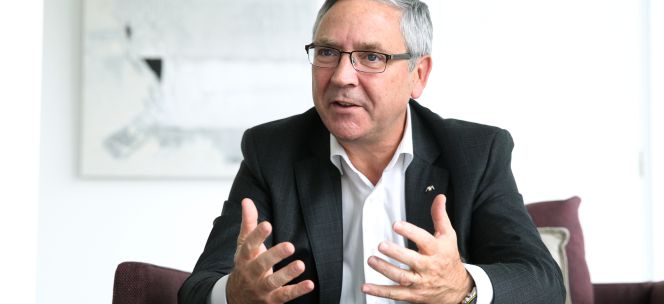 axa