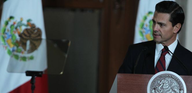 El presidente de México, Enrique Peña Nieto, habla el miércoles 11 de enero en la clausura de la 28 Reunión con embajadores y cónsules de México en el Salón Tesorería Palacio Nacional en Ciudad de México (México).