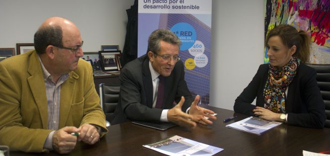 José Luis Hernández, presidente y consejero delegado de Coato; Ángel Pes, presidente de la Red Española del Pacto Mundial, y Patricia Leiva, directora de comunicación y relaciones institucionales de Mahou San Miguel.