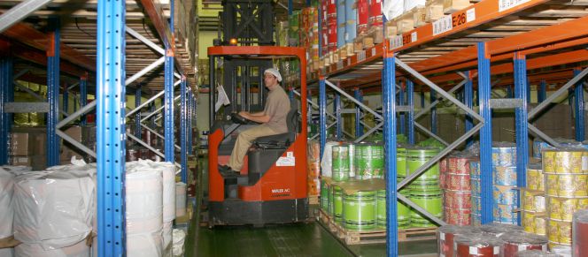 Empleado en una fábrica de Borges.