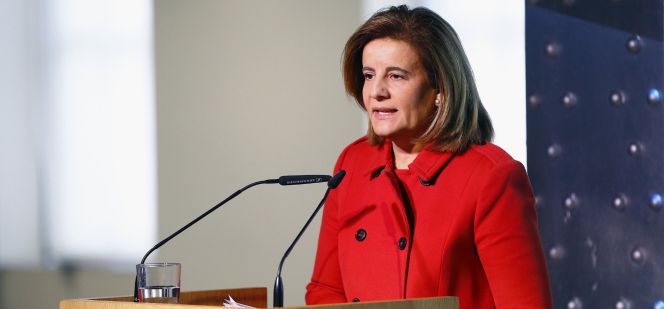 La ministra de Empleo y Seguridad Social, Fátima Báñez, durante la presentación del informe "El Camino hacia el empleo juvenil. Qué puede hacer la empresa".