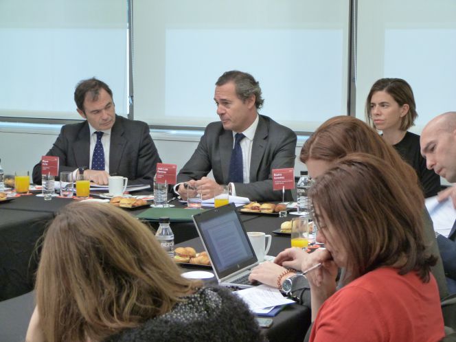 Miguel Zurita, Juan Luis Ramírez y Beatriz González, en la presentación de Ascri de ayer.