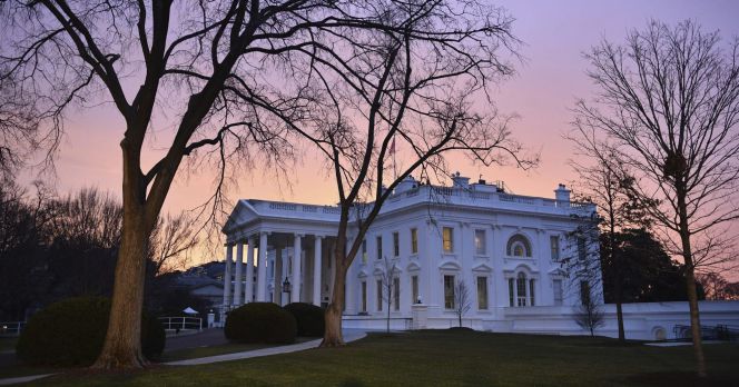 Vista de la Casa Blanca al amanecer en Washington DC (Estados Unidos).