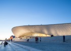 Una ola arquitectónica sobre el Tajo Una ola arquitectónica sobre el Tajo