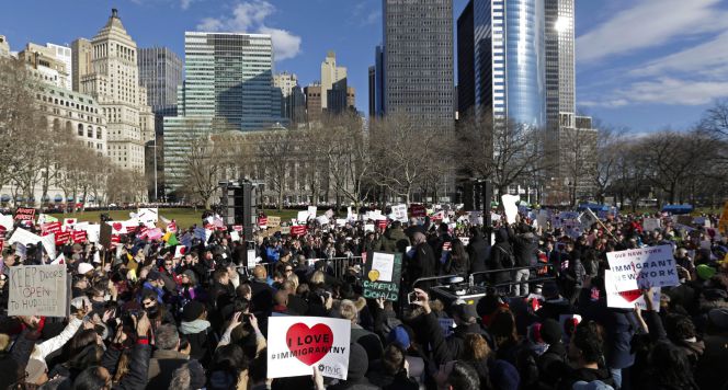 Una de las múltiples concentraciones, en Nueva York, contra la orden de Trump de vetar la entrada a inmigrantes de siete países musulmanes en Estados Unidos.