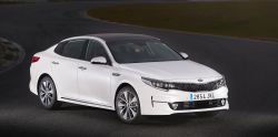 El modelo Kia Optima 1.7 CRDi Drive manual con carrocería sedán.