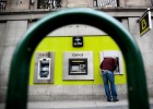Bankia gana un 22% menos por la caída de márgenes Bankia gana un 22% menos por la caída de márgenes