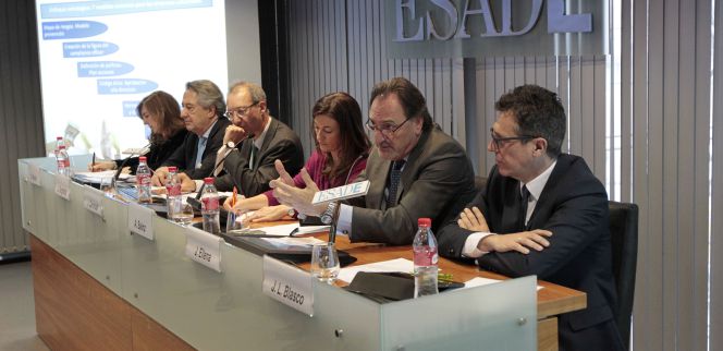 Los participantes en la jrnada Políticas activas contra la corrupción, organizada por Esade y la Fundación Seres.