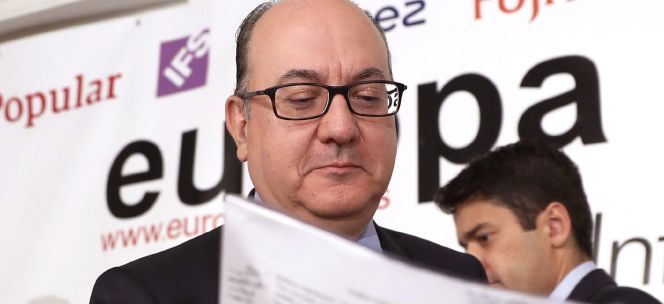 El presidente de la Asociación Española de Banca (AEB), José María Roldán, durante su intervención en un desayuno informativo ,celebrado hoy en un hotel de Madrid.