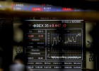 La banca lleva de nuevo al Ibex 35 a pérdidas anuales La banca lleva de nuevo al Ibex 35 a pérdidas anuales