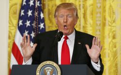 Trump pone al mundo a girar alrededor del dólar