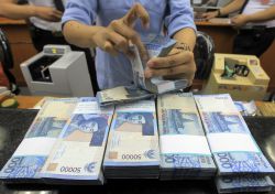 Trump pone al mundo a girar alrededor del dólar