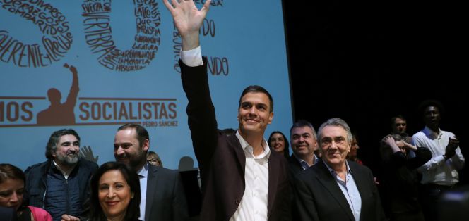 El candidato a la Secretaría General del PSOE, Pedro Sánchez, presenta en el Círculo de Bellas Artes de Madrid el documento de su candidatura.