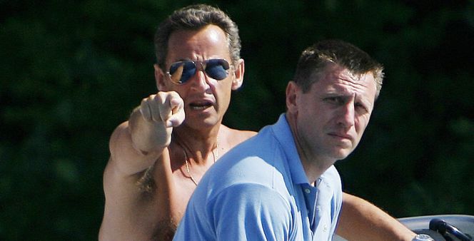 Nicolas Sarkozy en un barco en agosto de 2007.
