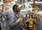 Uno de cada cinco empleados cobra prima por ir a trabajar Uno de cada cinco empleados cobra prima por ir a trabajar