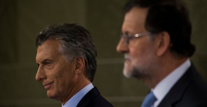 El presidente de Argentina, Mauricio Macri, junto al jefe del Ejecutivo español, Mariano Rajoy. REUTERS