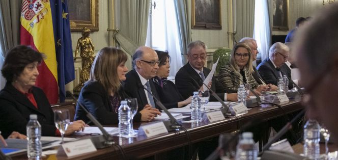 La sesión constitutiva de la comisión de expertos encargada de revisar el modelo de financiación autonómica.