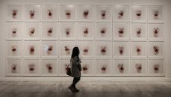 'Mírame! Retratos y otras ficciones', de la Colección La Caixa de Arte Contemporáneo, que se muestra en el espacio cultural de CaixaForum Sevilla, espacio cultural que se ha inaugurado hoy en la capital hispalense, con más de 7.500 metros cuadrados, el octavo de estas características en España y el tercero más importante por su capacidad. EFEJosé Manuel Vidal