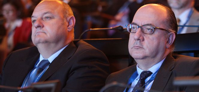 José María Menéndez, director general de CECA, junto a José María Roldán, presidente de la AEB