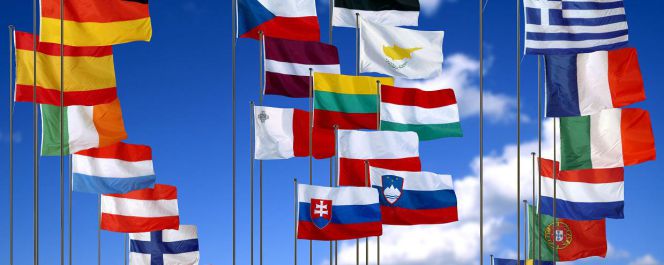 Banderas de algunos de los países miembros de la UE.