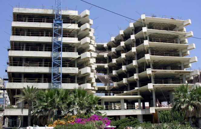En la imagen, viviendas en construcción. EFEArchivo