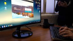 Un accesorio pequeño, de nombre Dex, permite utilizar el Galaxy S8 como un ordenador.