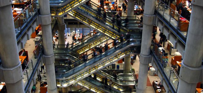 Interior de la sede de Lloyd's of London.