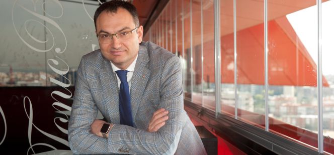 Javier Villanueva: “Silken estudia hoteles en Rusia, Camerún y Canarias”