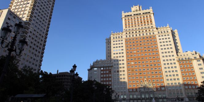 Fracasa el primer intento de venta del Edificio España a Trinitario Casanova