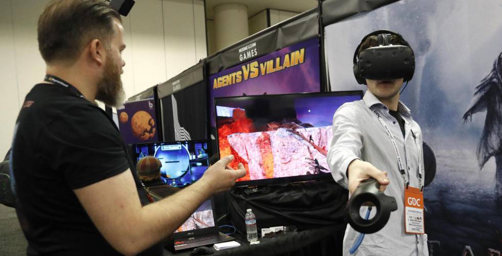 Un joven juega Eye of Odin por Norwegian Games, durante una conferencia de Videojuegos.