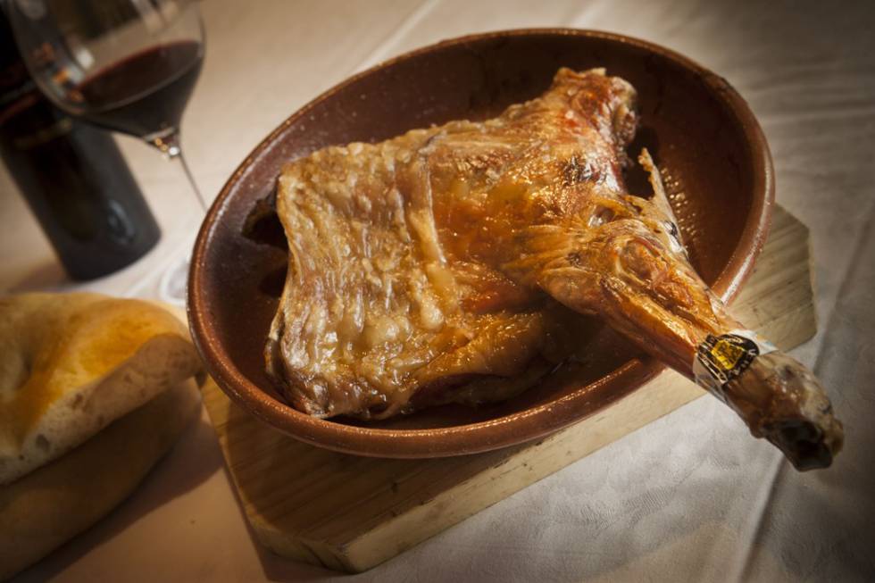 Maridaje de lechazo con Ribera del Duero.