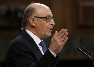 Montoro asegura que no hay margen para alegrías presupuestarias Montoro asegura que no hay margen para alegrías presupuestarias