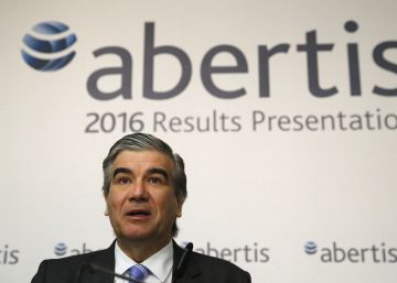Blackrock aflora un 3% en Abertis en plena negociación con Atlantia Blackrock aflora un 3% en Abertis en plena negociación con Atlantia