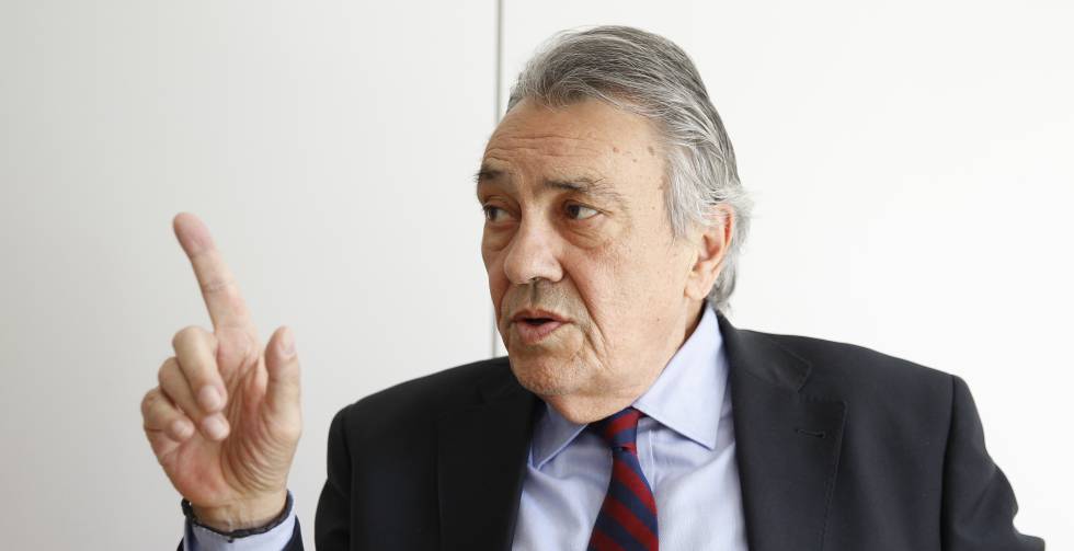 Candidatos a liderar el PSOE exponen sus propuestas