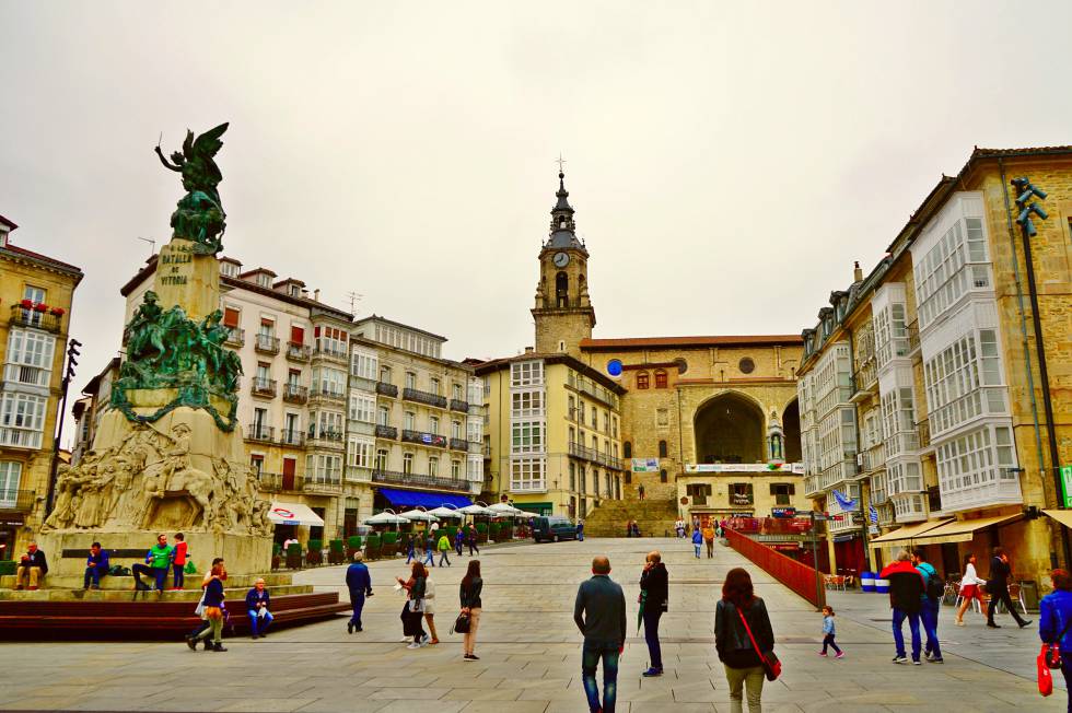 Plaza de la Virgen Blanca