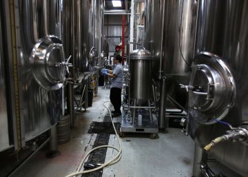 Fábrica de cerveza.