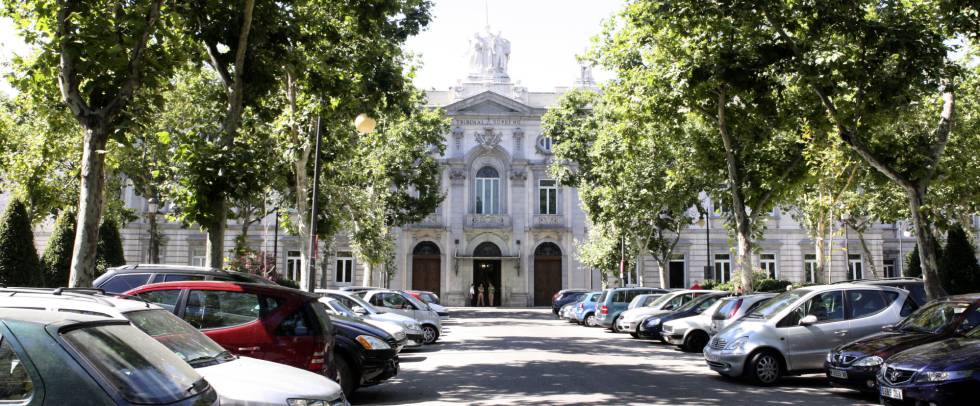 Fachada principal del Tribunal Supremo.