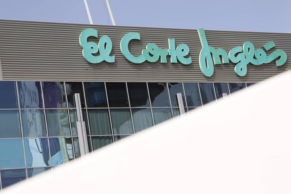 Fachada de un centro de El Corte Inglés en Madrid.