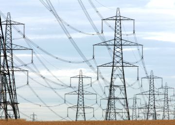 El recibo de la luz bajará en torno a un 1% en julio