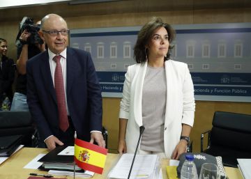 Hacienda abonará 105.040 millones a las autonomías en 2018, un 4% más Hacienda abonará 105.040 millones a las autonomías en 2018, un 4% más